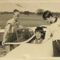 Attie in Zugvogel assited by Uys - Tienie (1) Attie in Zugvogel assited by Uys - Tienie (1)